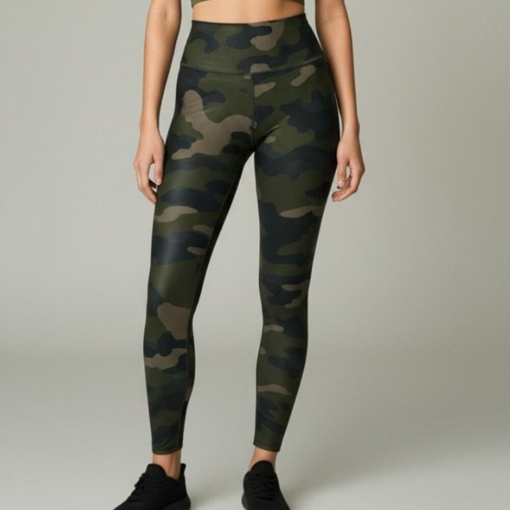 Offline by Aerie Green Camo Print High Rise 7/8 Leggings Women's Size XS NWT
